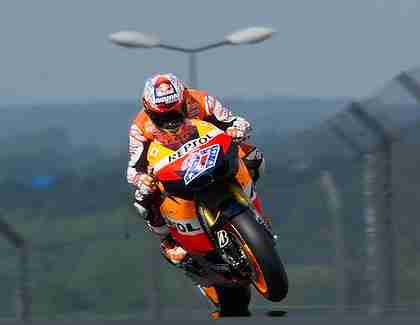 casey_stoner Casey Stoner Le Mans Qualifying