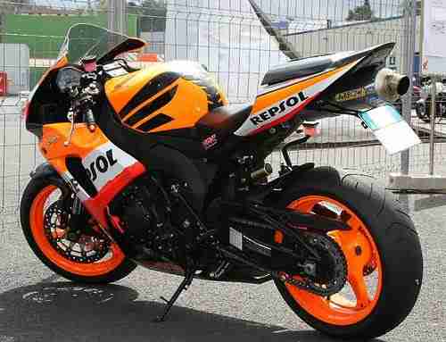 casey-stoner-fireblade casey-stoner-fireblade