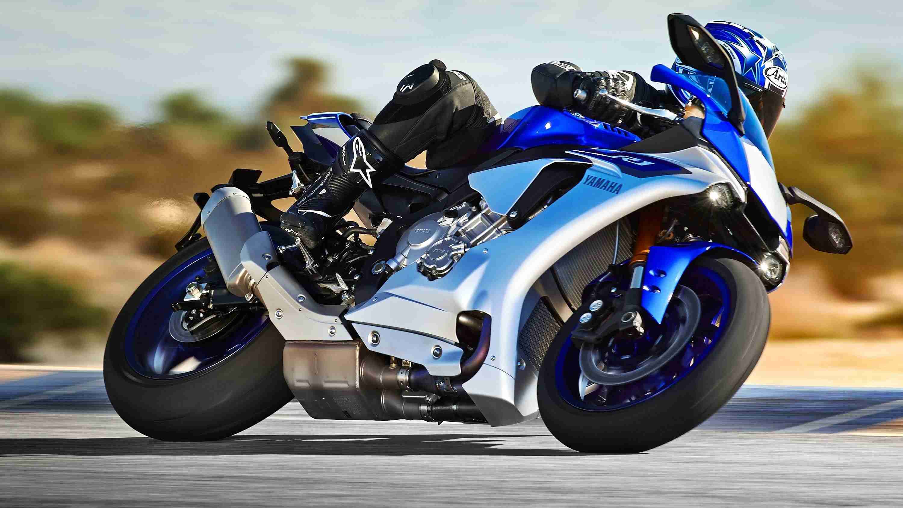 2015 Yamaha R1 HD wallpaper