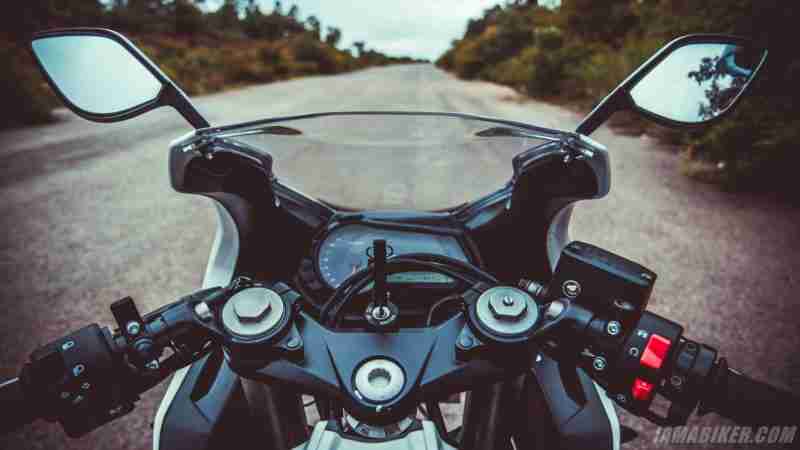 DSK Benelli 302R cockpit