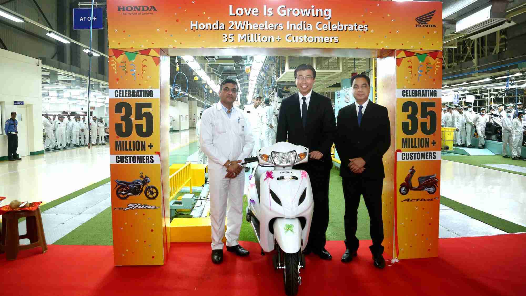 Sr Vice president, Mr Yadvinder Singh Guleria, President & CEO, Mr Minoru Kato and General Manager Tapukara Plant, Mr. Naveen Awal