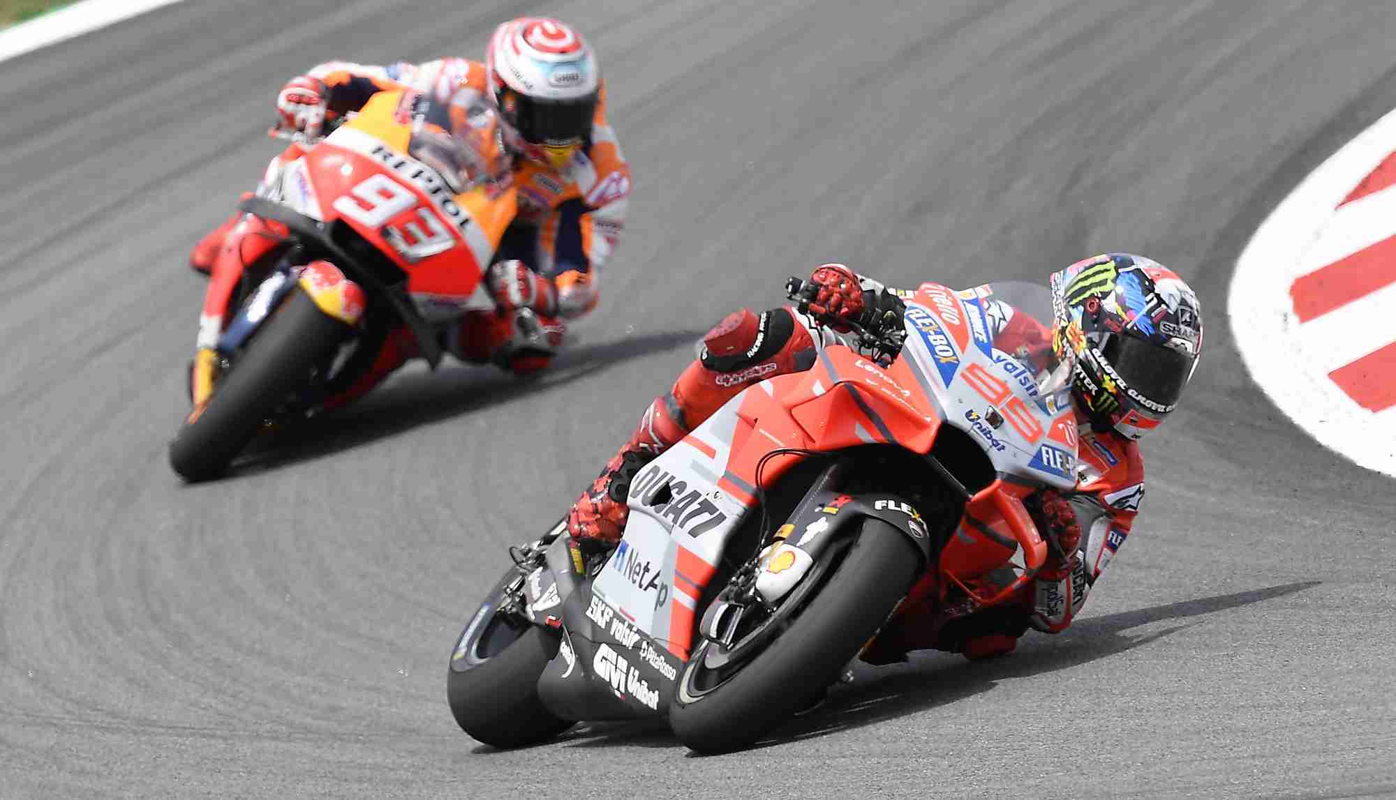 Jorge Lorenzo continues dominant form at Catalan MotoGP