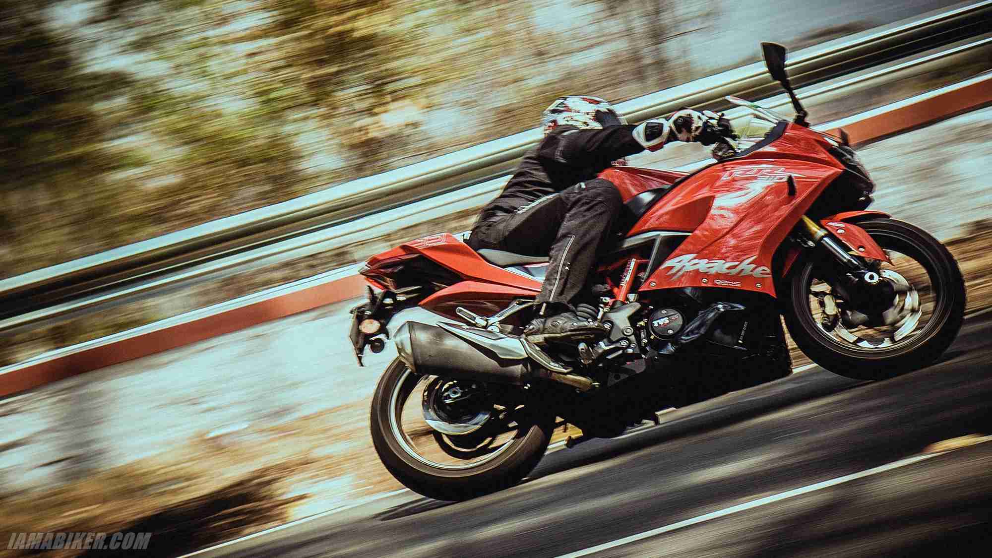 TVS Apache RR 310 cornering