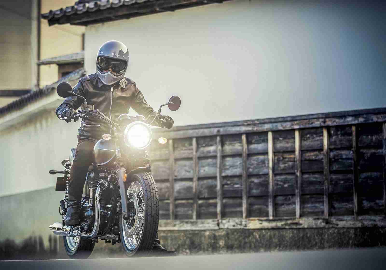 Kawasaki W800 STREET launched at 7.99 lakh