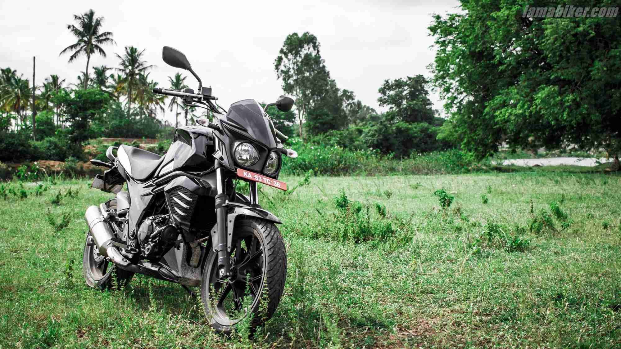 Mojo 300 ABS HD wallpapers