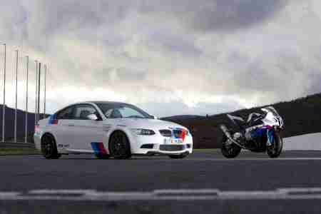 BMW S1000RR vs M3