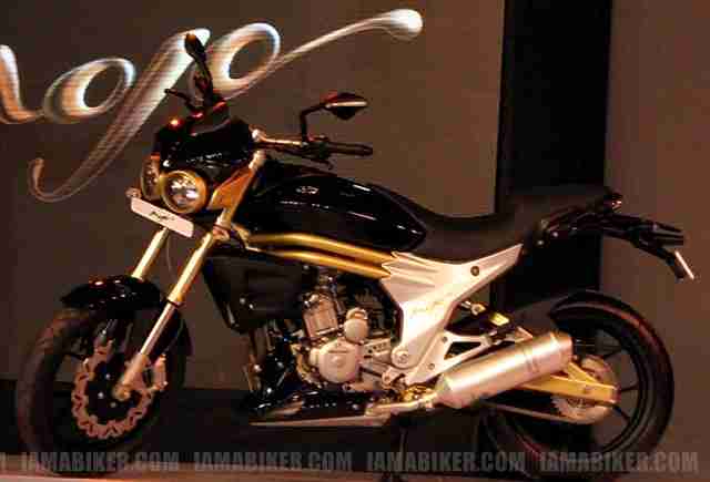Mahindra mojo hotsell engine cc