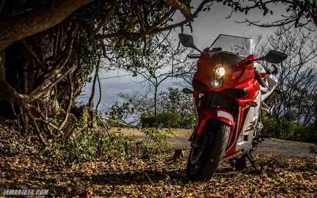 Hyosung GT250R Comet wallpaper - 03
