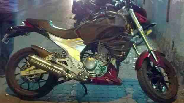mahindra mojo 300 india