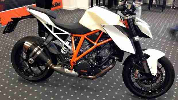 ktm super duke 1290 production version