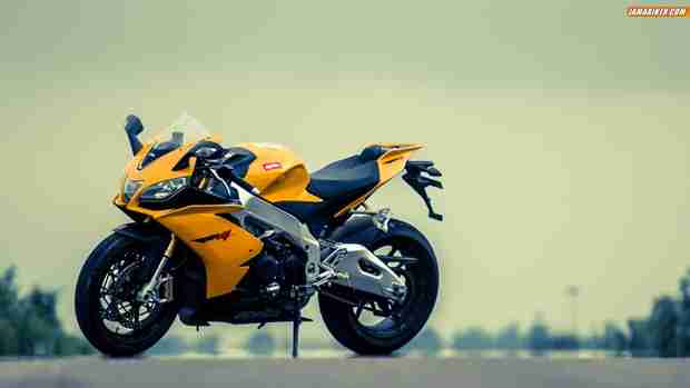 Aprilia RSV4 wallpapers - 02