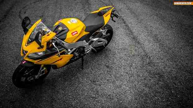 Aprilia RSV4 wallpapers - 05