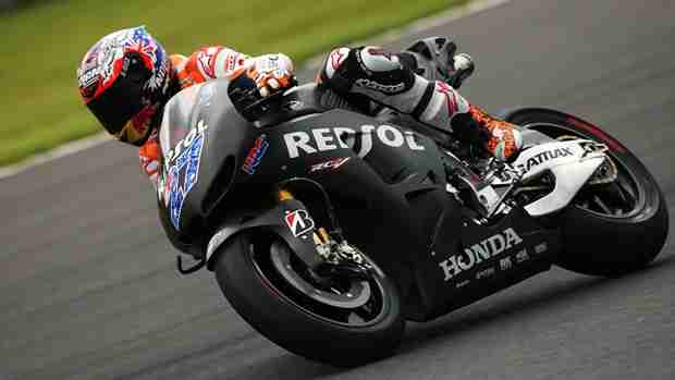 Casey Stoner tests the RC213V at Motegi