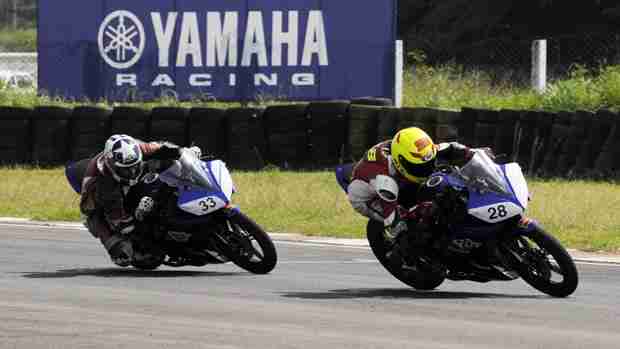 2013 Yamaha YZF-R15 One Make Race Championship round 4