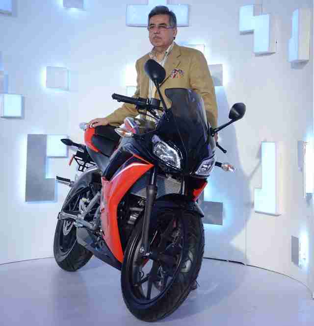 Pawan Munjal with Hero HX250R front view