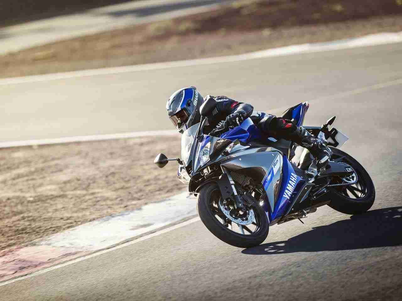 Yamaha YZF-r125 2015