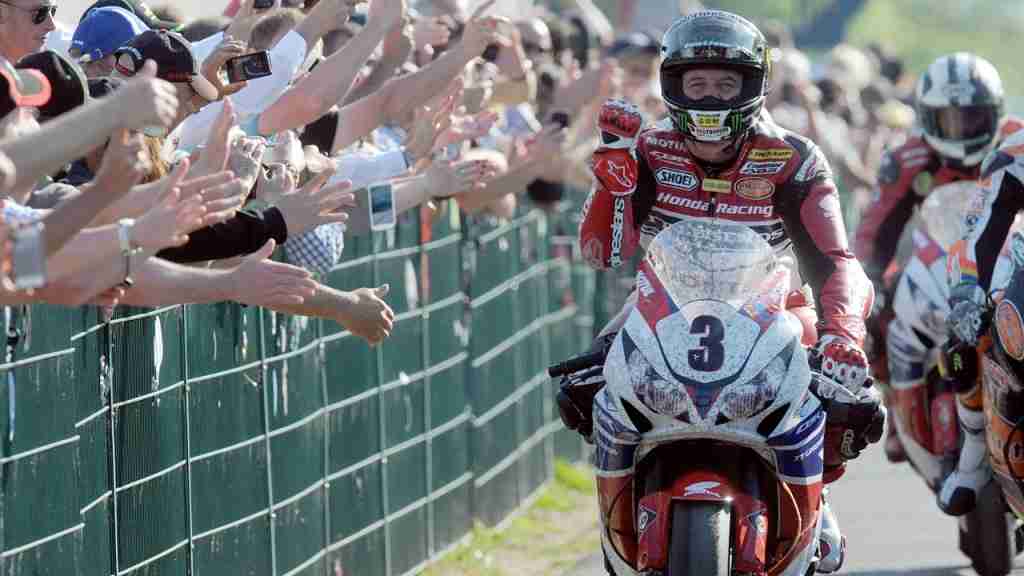 John McGuinness IOMTT 2014