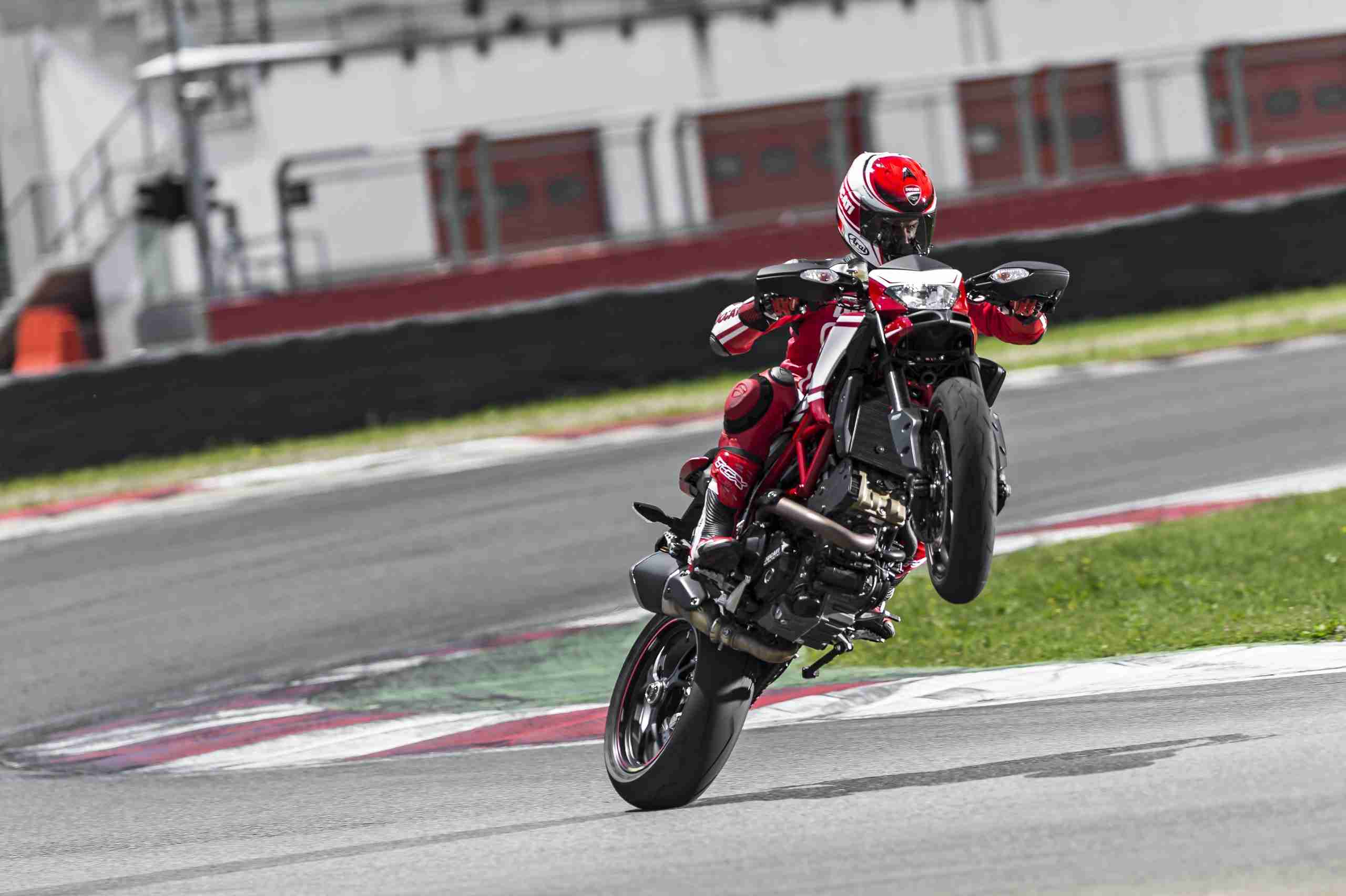 Ducati Hypermotard 939 в кастомном