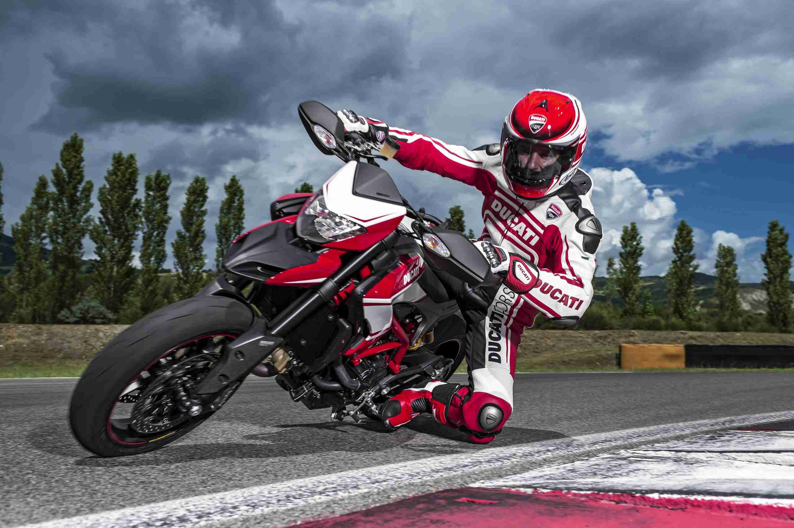 Ducati Hypermotard 2015
