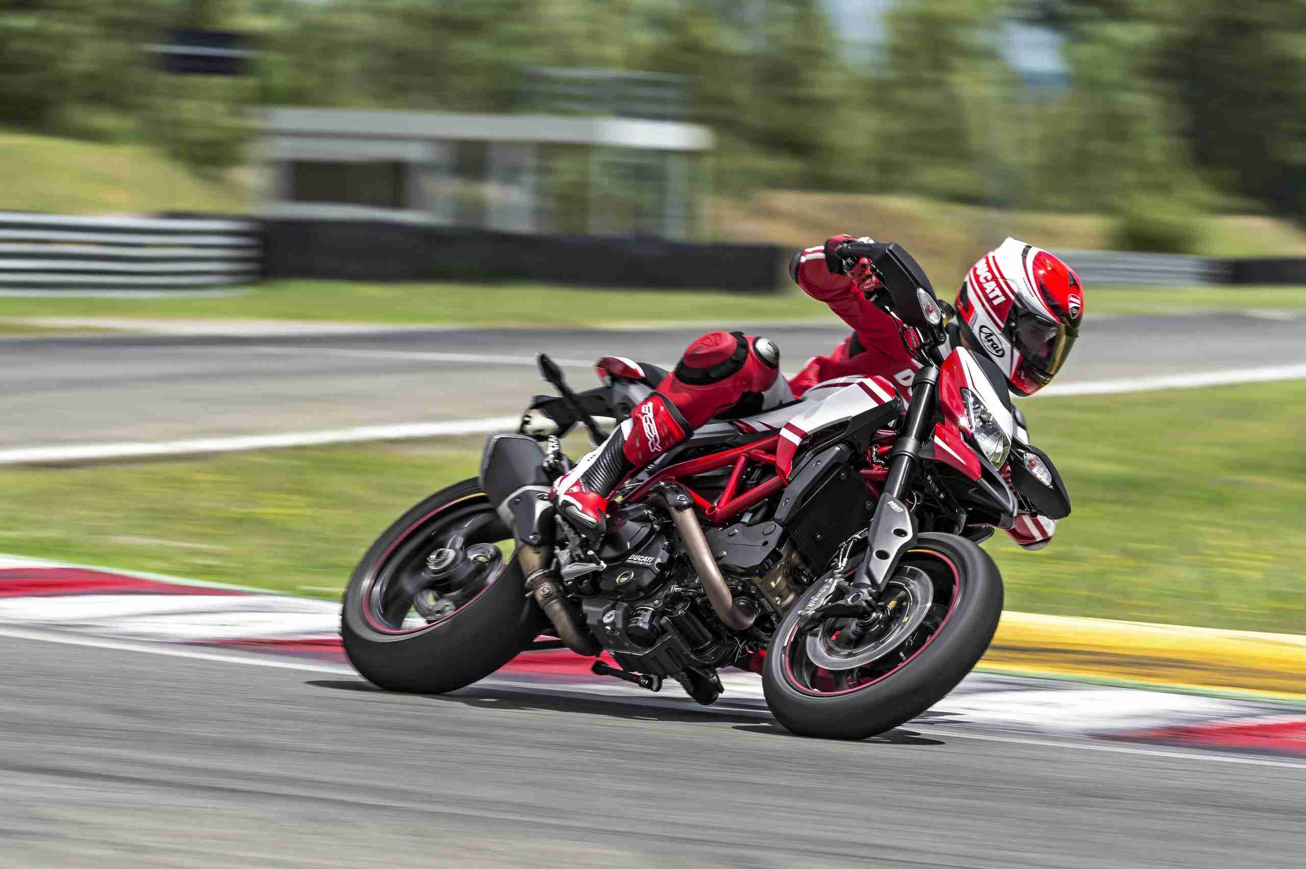 Hypermotard 1100 РѕР±РѕРё