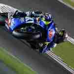Maverick Vinales elbow down Ecstar Suzuki MotoGP Qatar 2015