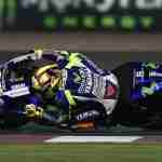 Valentino Rossi knee down Movistar Yamaha MotoGP Qatar 2015