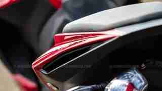 Pulsar RS 200 pillion seant and grabs