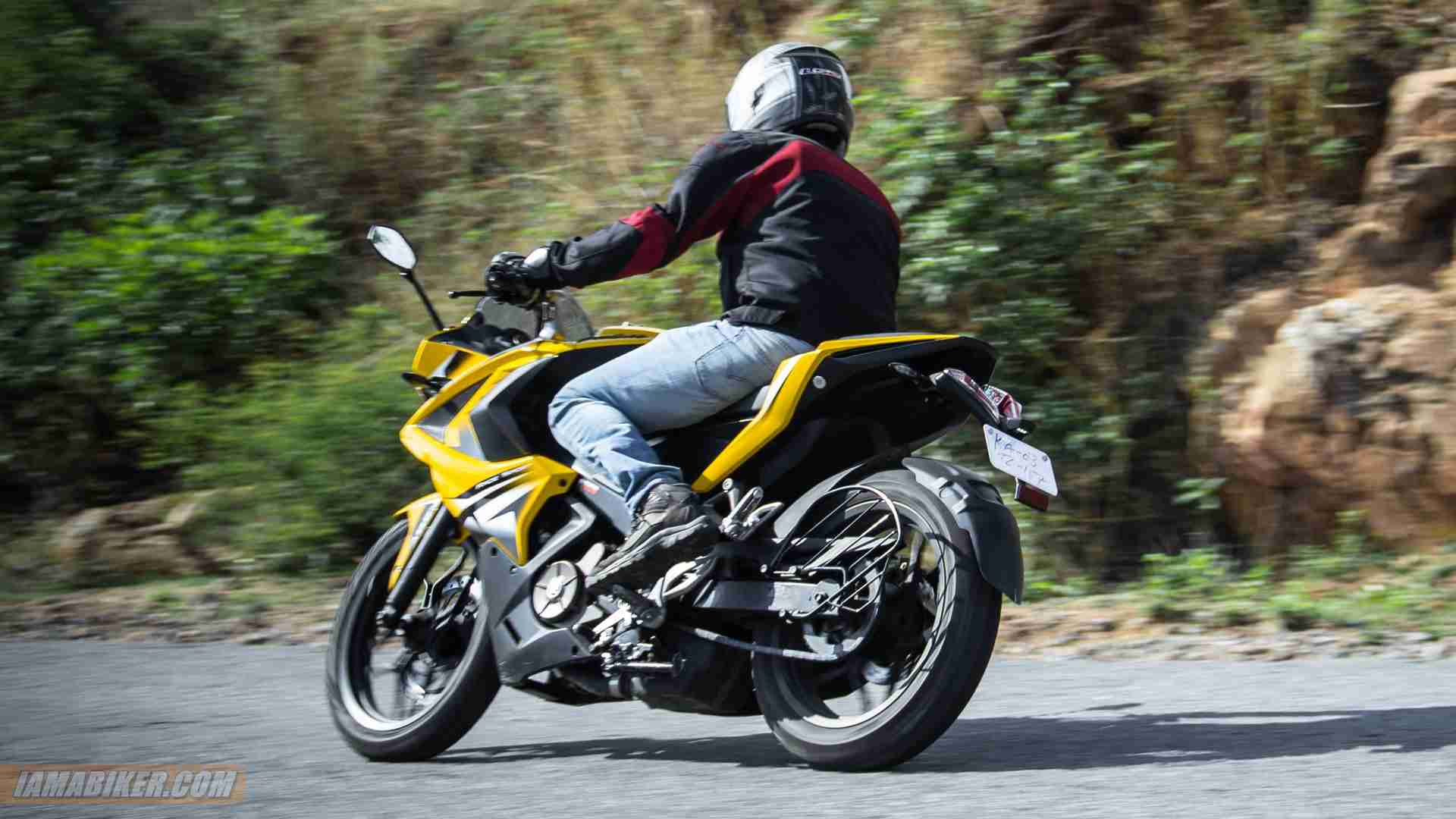 Pulsar RS 200 review handling and braking