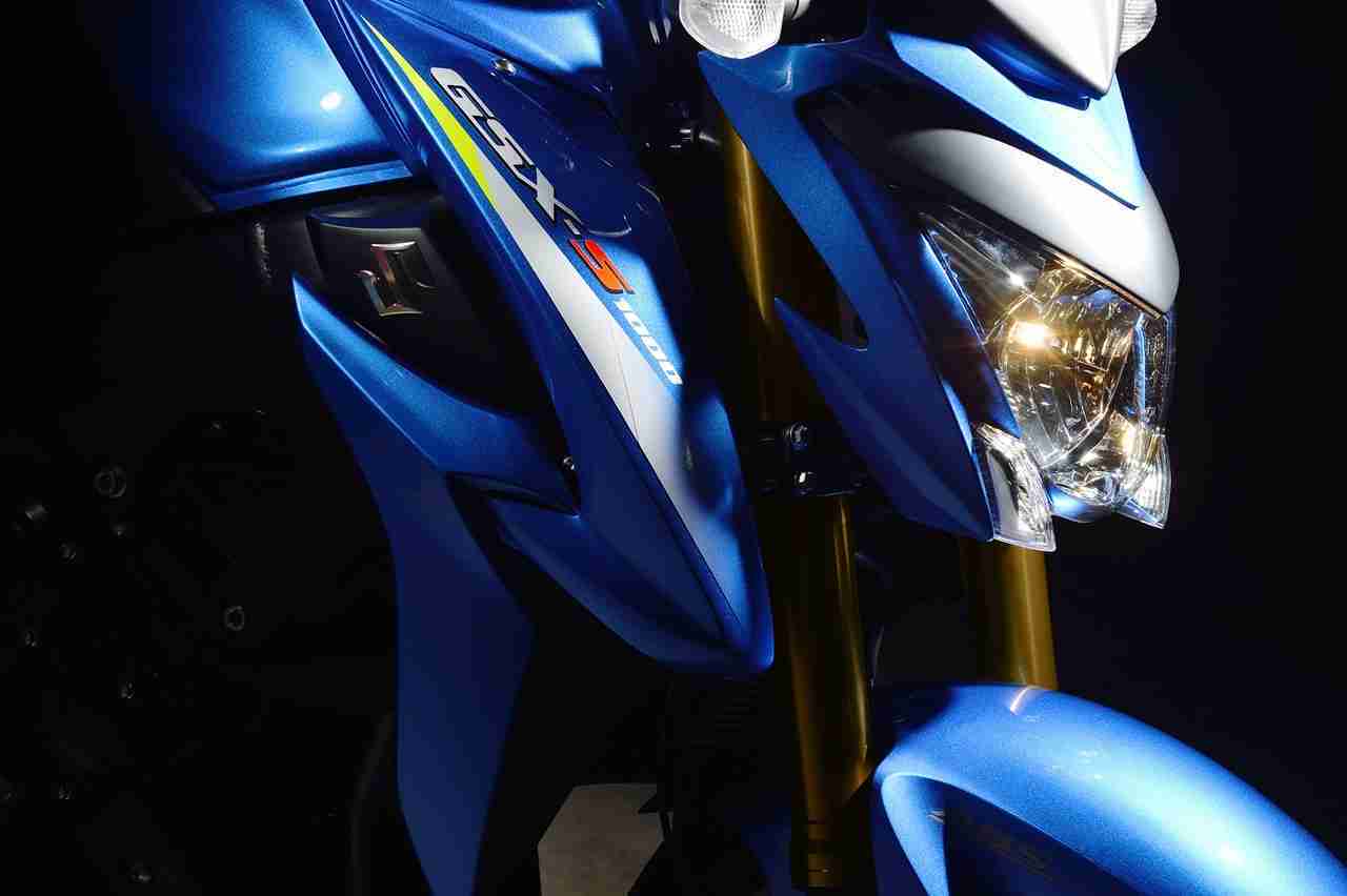 Suzuki Gsx S1000 Headlight And Tank Iamabiker Everything Motorcycle