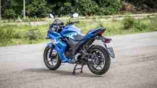 Suzuki Gixxer SF images - left rear three quarter