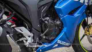 Suzuki Gixxer SF images - kick start