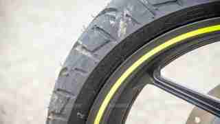 Suzuki Gixxer SF images – front tyre size