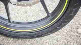 Suzuki Gixxer SF images – front tyre