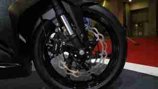 Honda CBR 250RR brakes