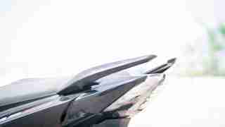 Pulsar AS 200 rear grab rails