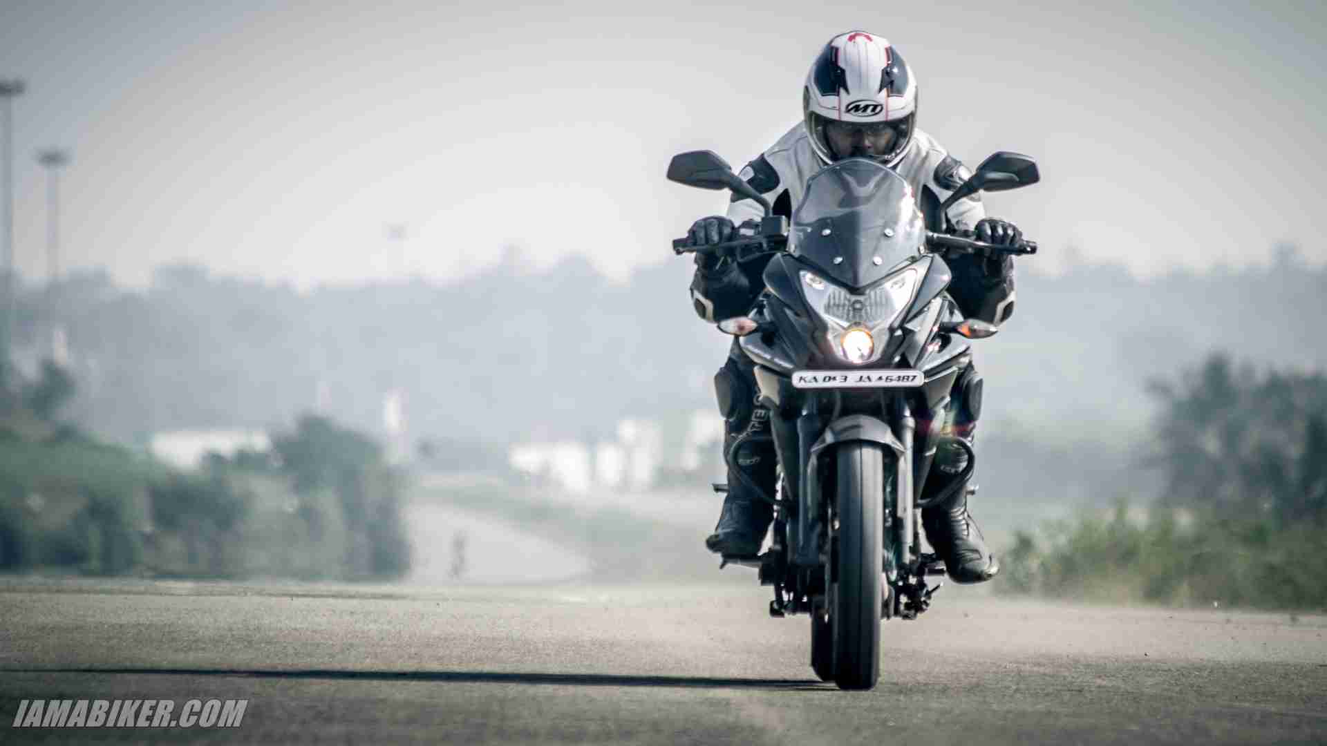 Pulsar AS 200 review engine, performance and mileage