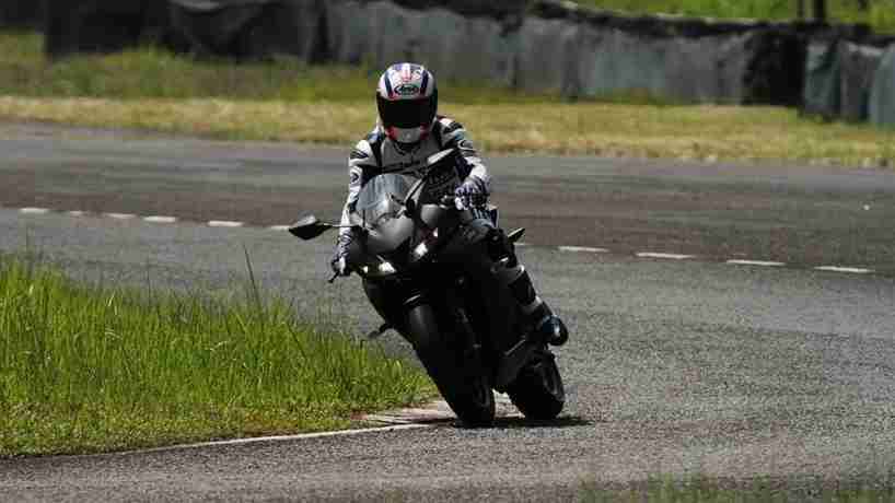 Yamaha R15 V3