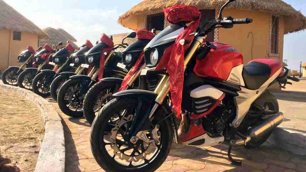 Mahindra MOJO Desert Trail