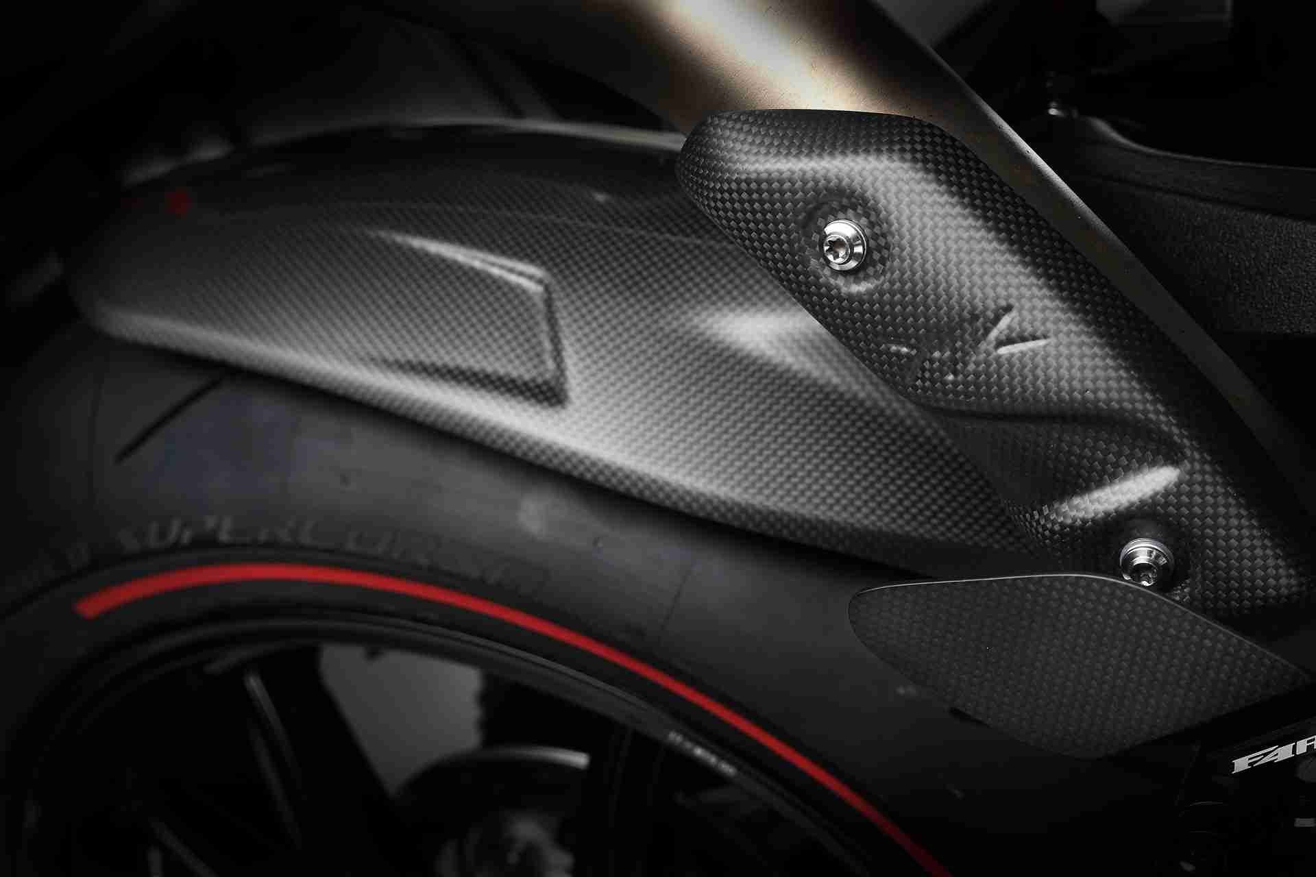 MV Agusta Льюис Хэмилтон
