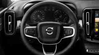 New Volvo XC40 steering