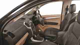 2018 ISUZU D-MAX V-Cross -Dashboard-side view