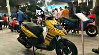 Aprilia Storm 125 yellow