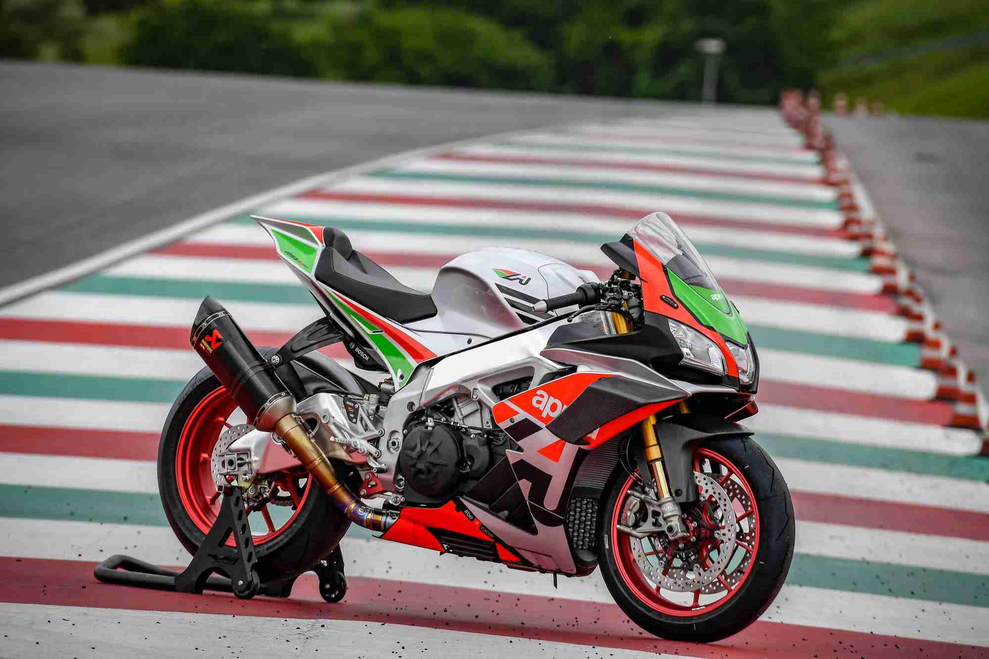 Aprilia r1000 2020
