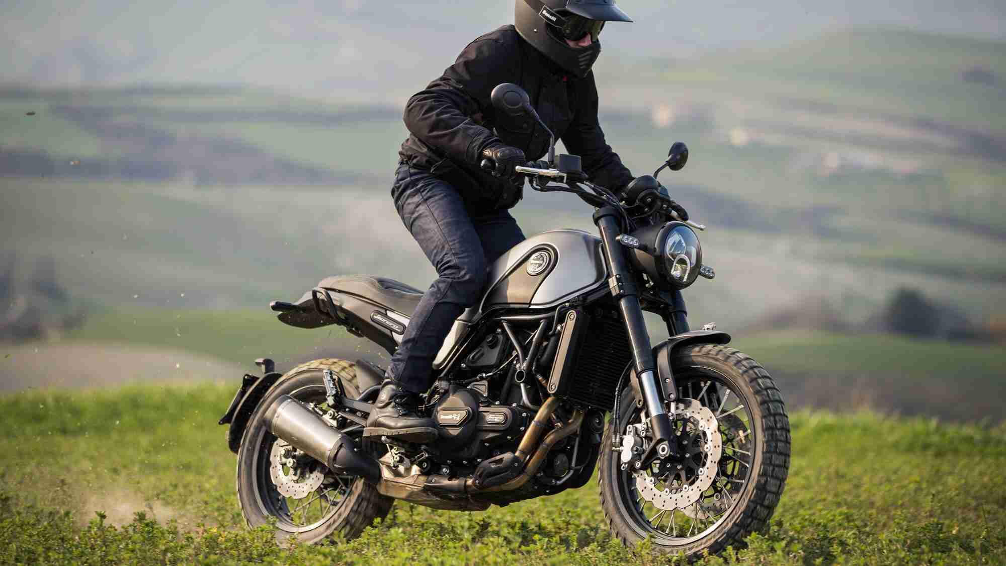 Benelli Leoncino 500 Trail India