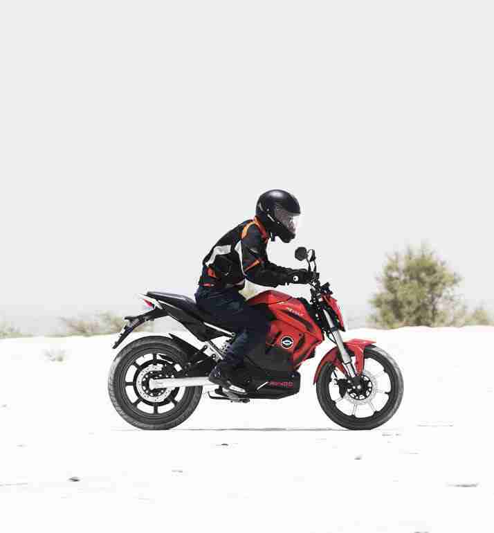 Revolt RV 400 side