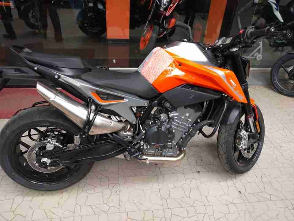 KTM Duke 790