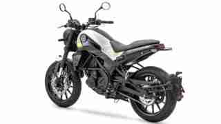 Benelli Leoncino 250 back seat and tyre