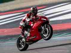 Ducati Panigale V2 HD wallpaper