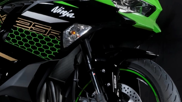 Kawasaki Ninja ZX-25R 