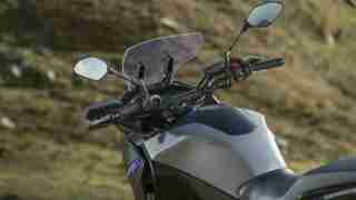 2020 Yamaha Tracer 700 handlebar tank and windshield